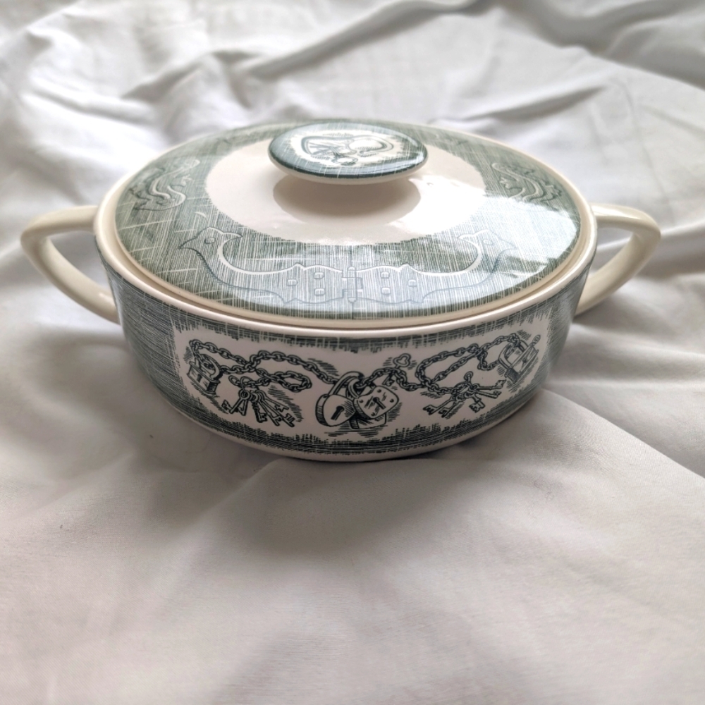 American china serving casserole dish